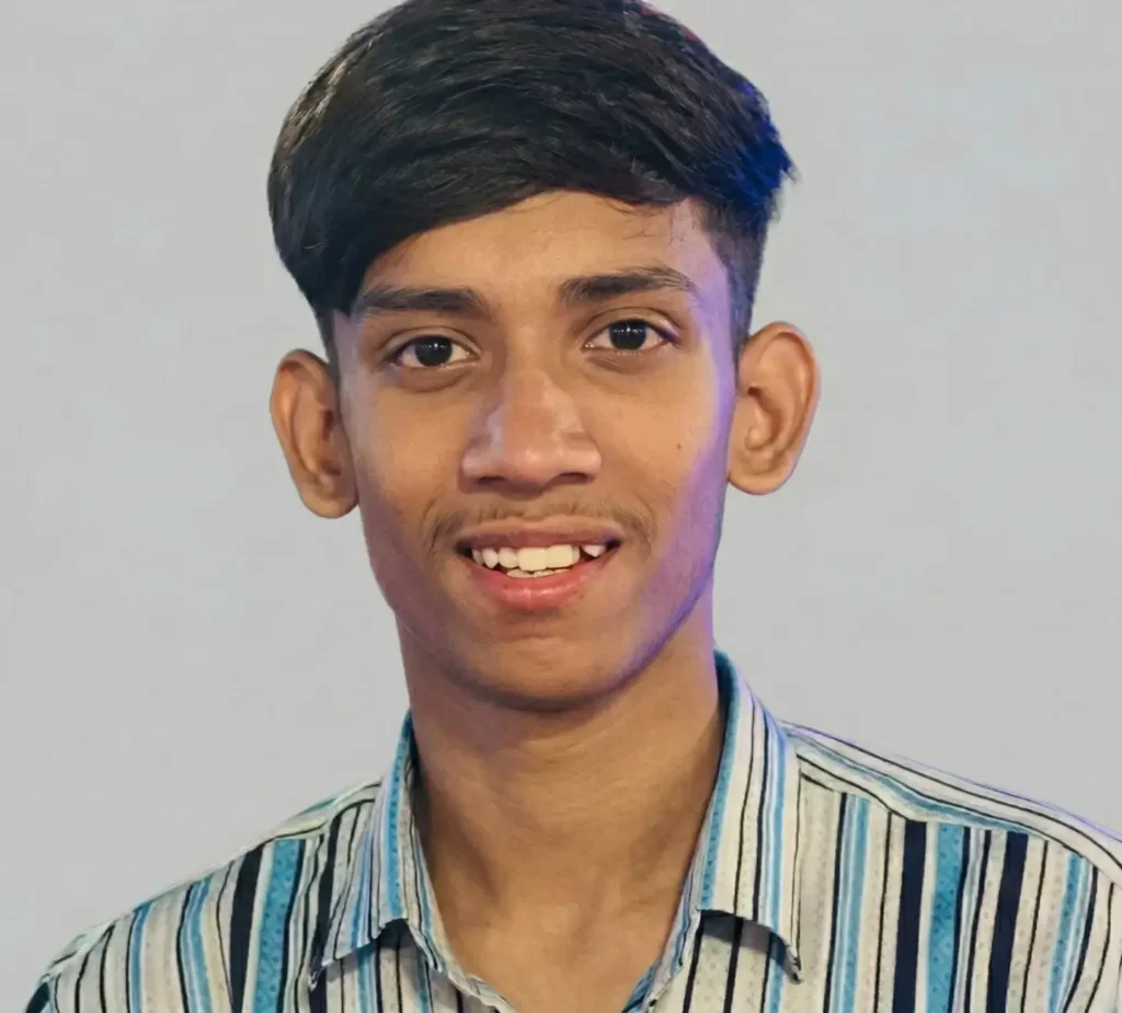 About Ayush Sharma 3 Sleeping Earners author Ayush Sharma