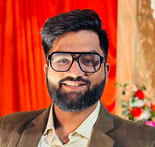 About us Akash Singh reader of Sleeping Earners.